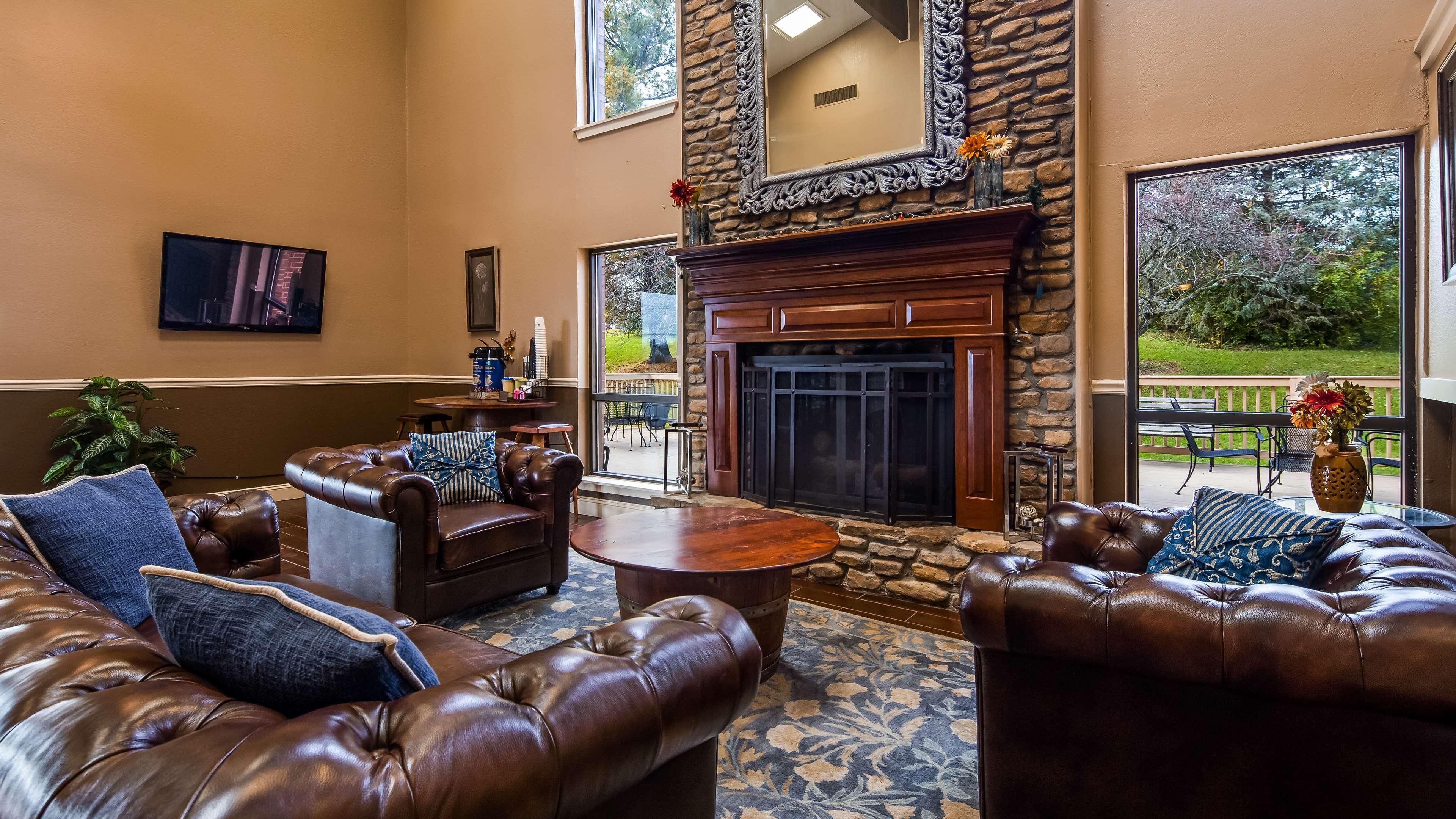 Western Hotel 4*